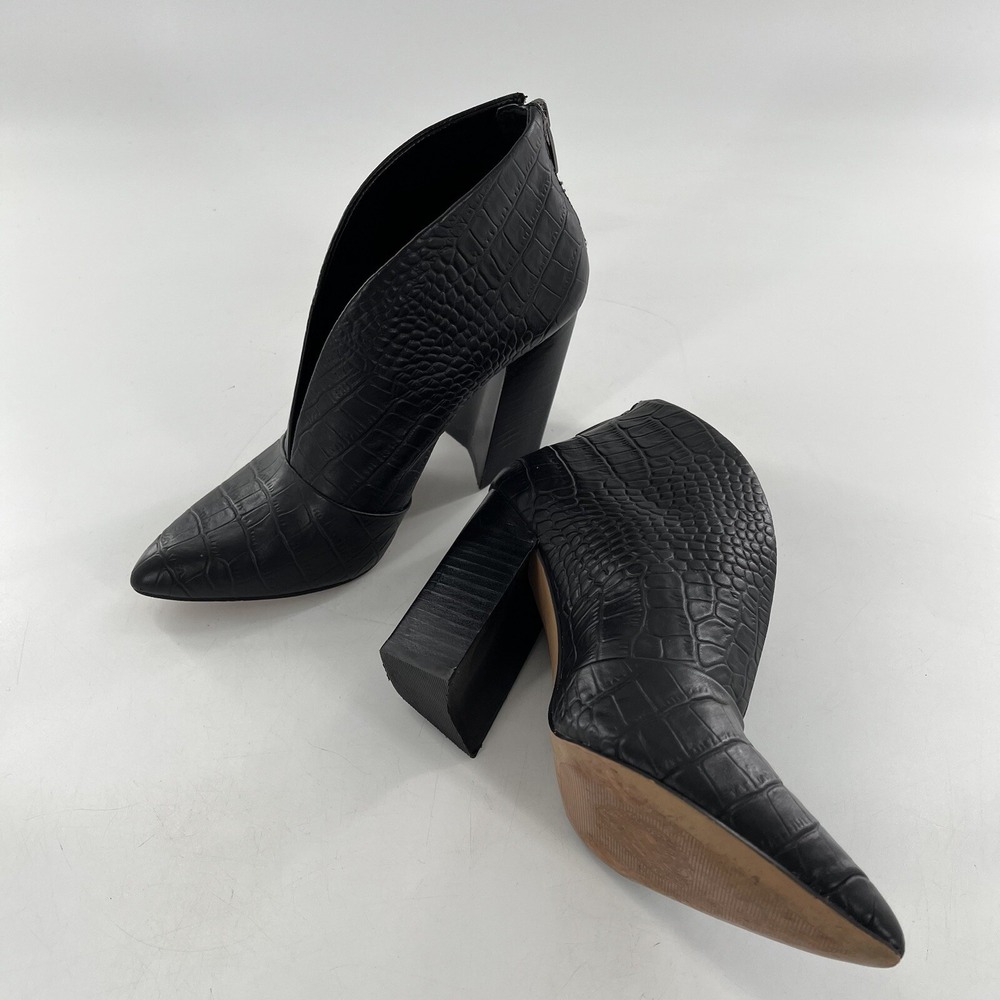 Vince Camuto Exotic Bootie‎ Womens 7.5M Black Chunky Croc Boot Steevera Back Zip